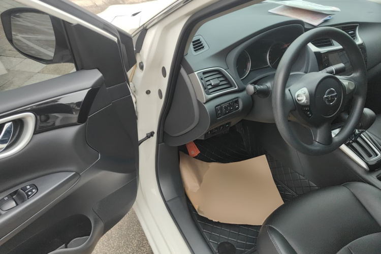 日产 轩逸 2021款 经典 1.6XL CVT豪华版中控内饰20