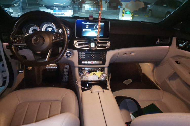 奔驰CLS 2017款 CLS 260逸彩版中控内饰7002