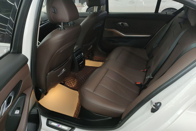 宝马3系 2023款 320Li M运动套装中控内饰7004