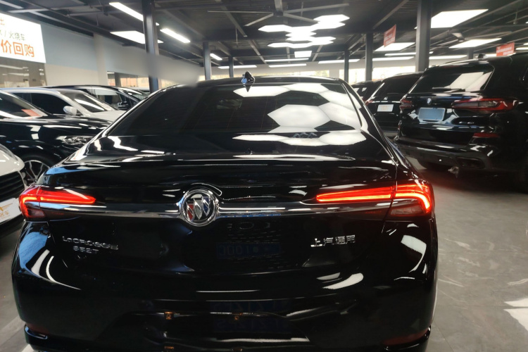 别克 君越 2022款 652T 豪华型车身外观6