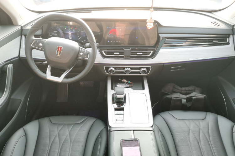 红旗HS5 2025款 2.0T 两驱旗享Pro版中控内饰7002