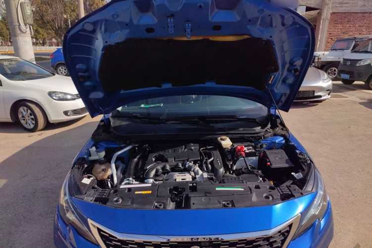 标致408 2019款 350THP 自动至尊版 国V机舱底盘24