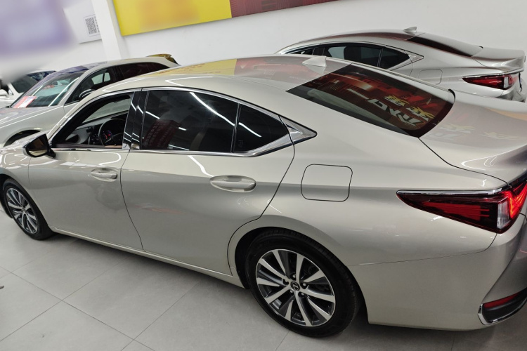 雷克萨斯ES 2018款 200 豪华版 国V车身外观6003