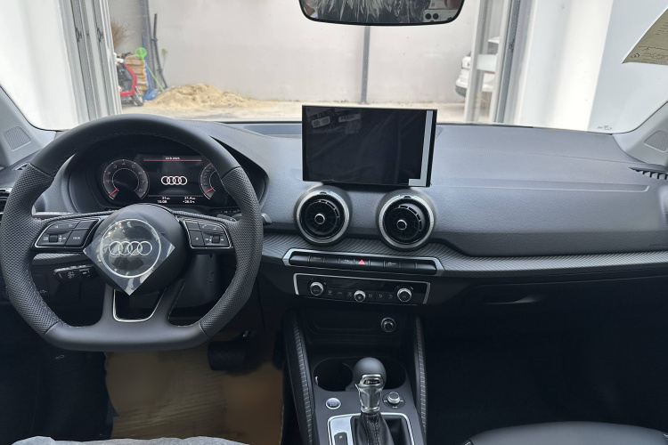 奥迪Q2L 2025款 35TFSI 时尚动感型中控内饰7002