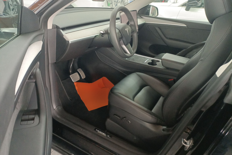 特斯拉 Model Y 2023款 后轮驱动版中控内饰20