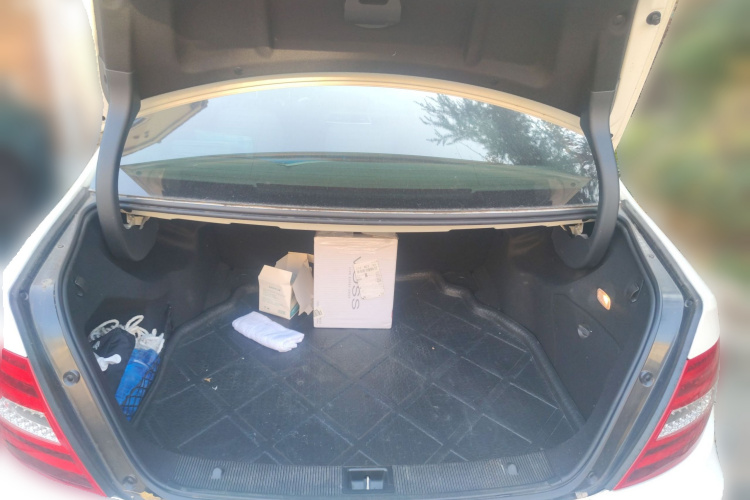 奔驰C级 2011款 C 200 CGI 时尚型局部细节23