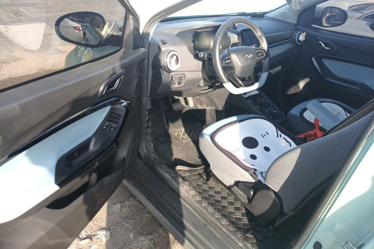 奇瑞 小蚂蚁 2022款 改款 甜粉款 半糖版 三元锂 30.6kWh 30kW 301km中控内饰20