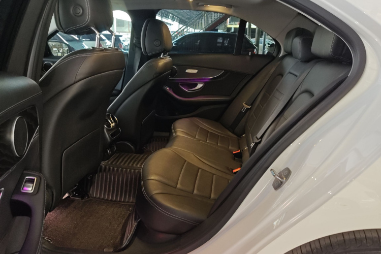 奔驰C级 2020款 改款 C 260 L 运动版中控内饰7004