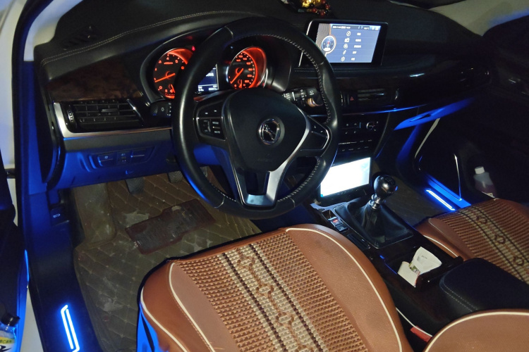 汉腾汽车 汉腾X7 2016款 1.5T 手动尊享型中控内饰12