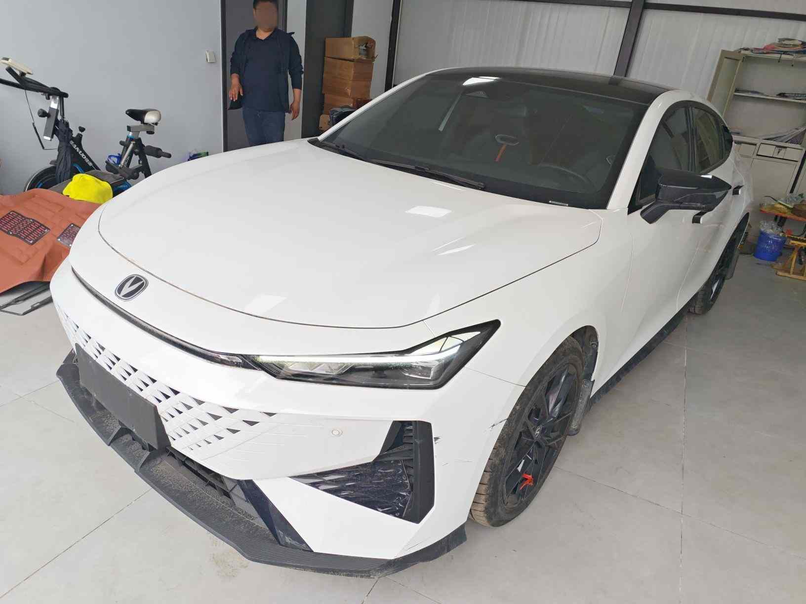 长安UNI-V 2024款 1.5T 尊贵型(2)