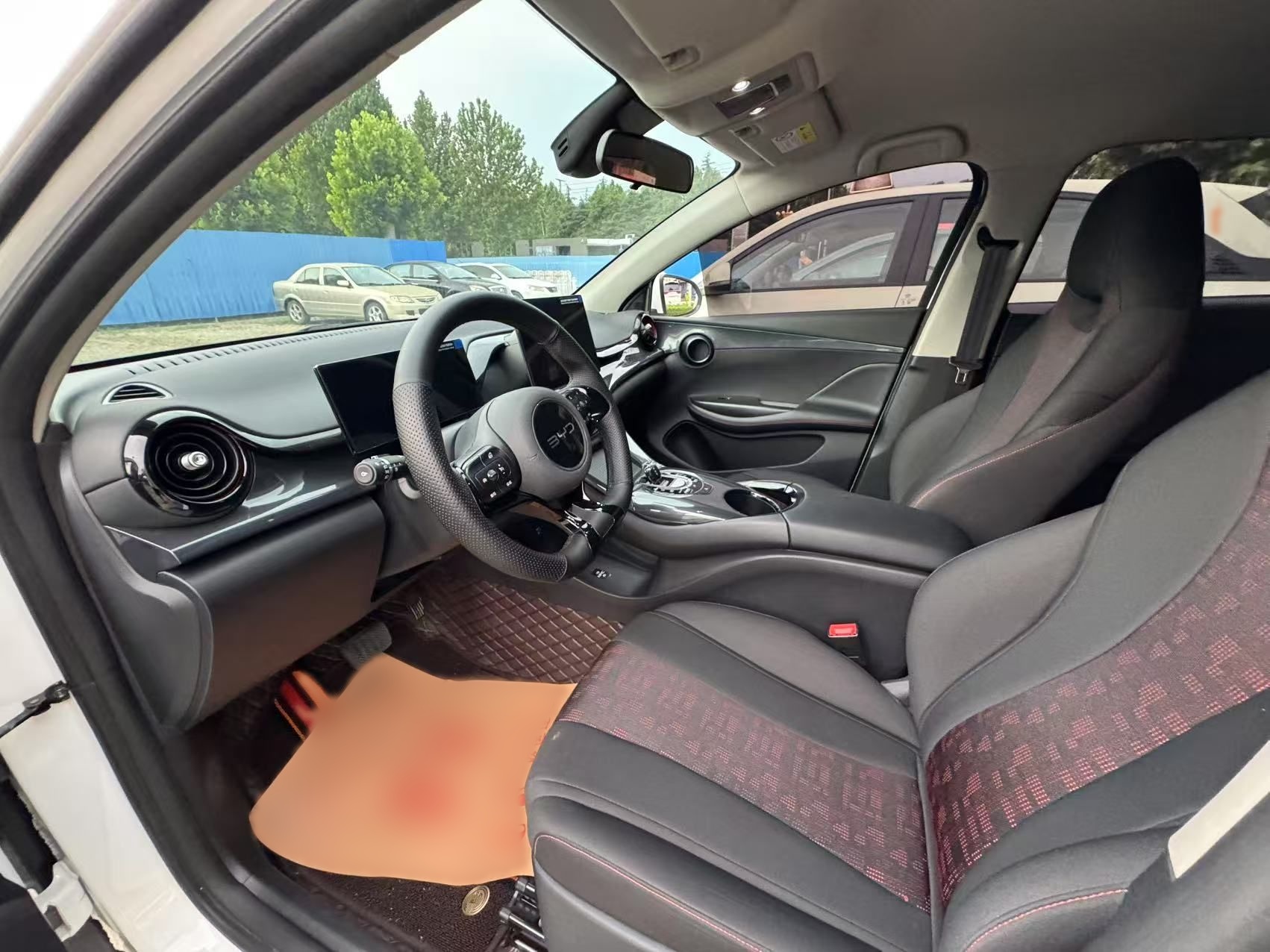 比亚迪e2 2024款 荣耀版 舒适型