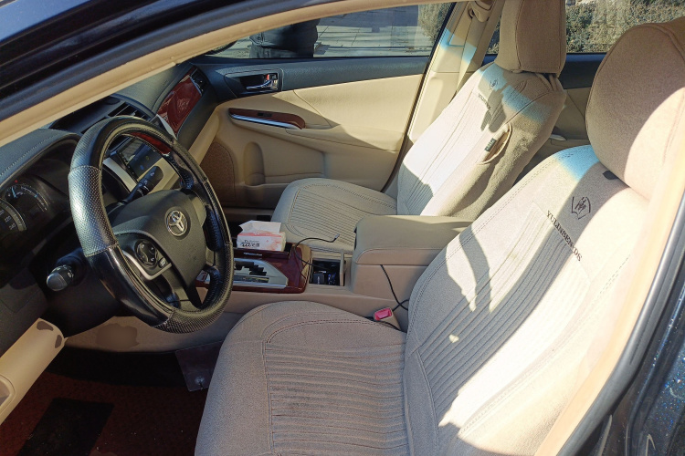 丰田 凯美瑞 2013款 2.0G 舒适版中控内饰19