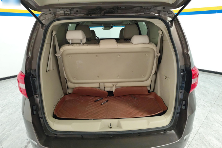 别克GL8 2017款 25S 舒适型 国V机舱底盘23