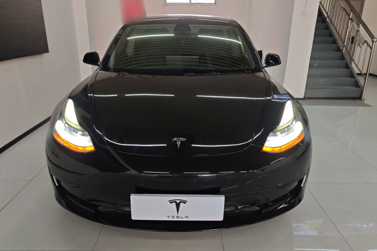 特斯拉 Model 3 2021款 标准续航后驱升级版 3D6车身外观2