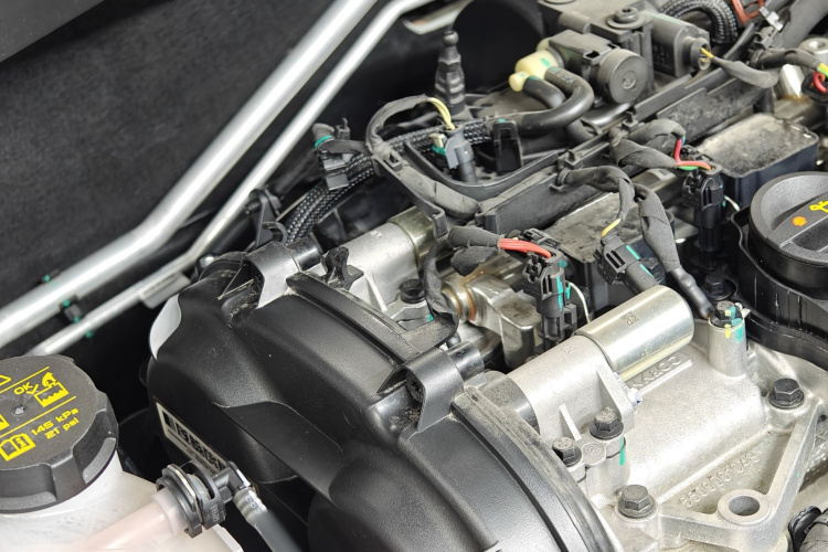 吉利汽车 星越L 2025款 东方曜 2.0TD 自动四驱望月版局部细节9004