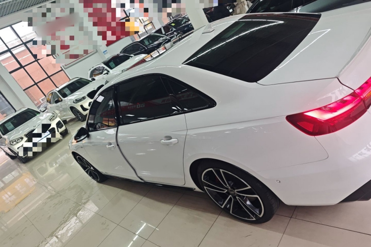 奥迪A4L 2023款 45 TFSI quattro 臻选动感型车身外观4