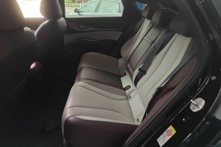 比亚迪 海豹 2023款 DM-i 1.5T 121km 尊荣型中控内饰21