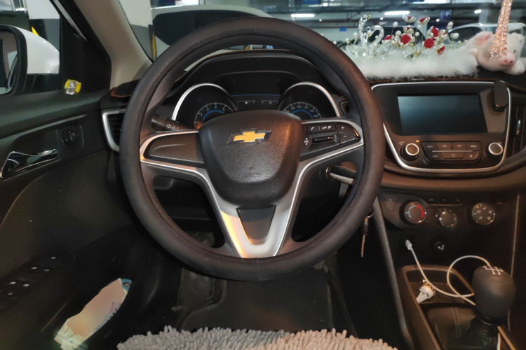 雪佛兰 科沃兹 2019款 320 手动欣悦版中控内饰13