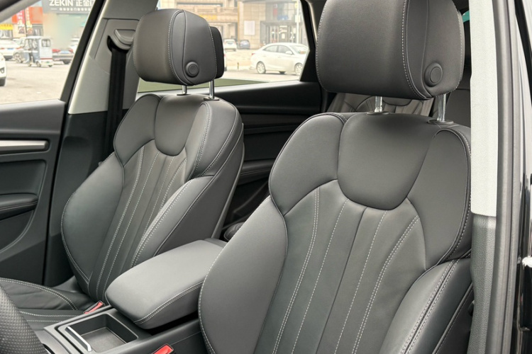 奥迪Q5L 2022款 45T 豪华动感型中控内饰7005