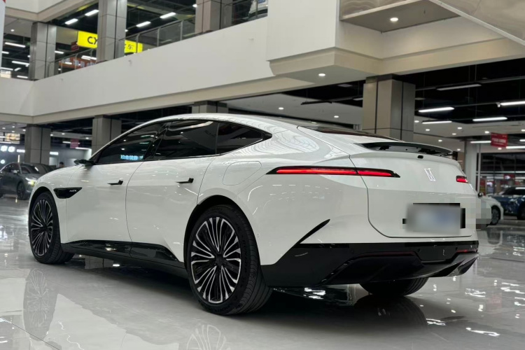 阿维塔12 2024款 改款 700 三激光后驱奢享版车身外观6007