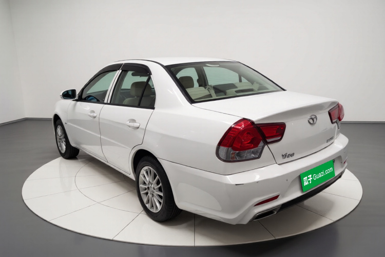 东南 V3菱悦 2015款 1.5L 手动幸福版车身外观5