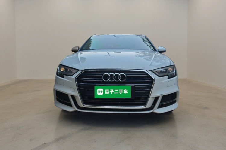 奥迪A3 2018款 30周年年型 Sportback 35 TFSI 运动型车身外观2