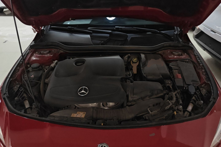 奔驰CLA 2017款 改款 CLA 200 动感型机舱底盘24