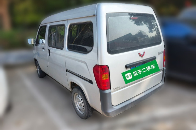 五菱汽车 五菱之光 2023款 1.5L 实用型 5/7座车身外观5