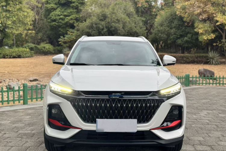 长安欧尚X7 PLUS 2023款 畅享版 1.5T自动尊贵型 7座车身外观6001