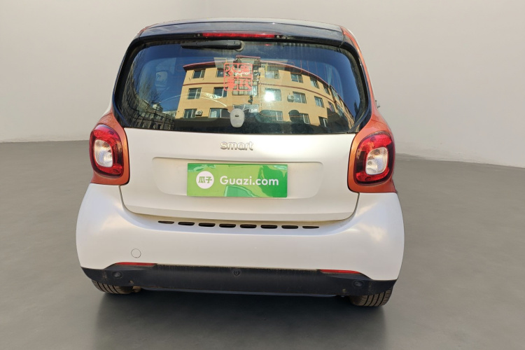 smart fortwo 2015款 1.0L 52千瓦硬顶激情版车身外观6