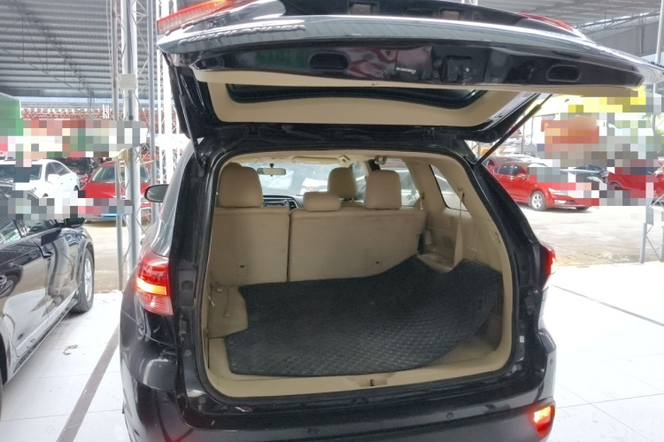 丰田 汉兰达 2021款 2.0T 四驱精英版 7座机舱底盘23