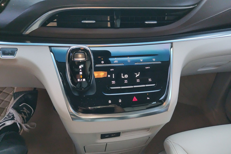 别克GL8 2021款 陆上公务舱 652T 豪华型局部细节18