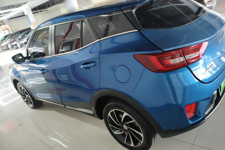 众泰T300 2017款 1.5T 手动豪华型车身外观6003