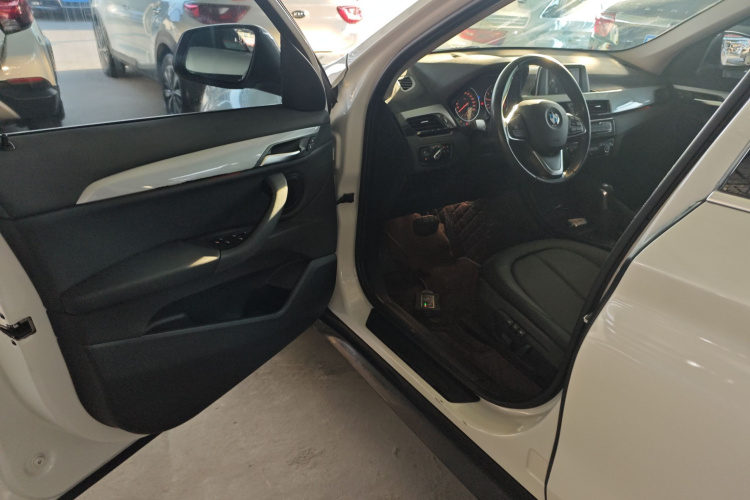 宝马X1 2016款 sDrive18Li 时尚型中控内饰20