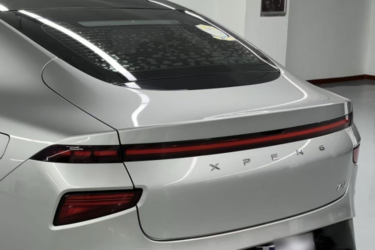 小鹏P7 2020款 670E车身外观6001