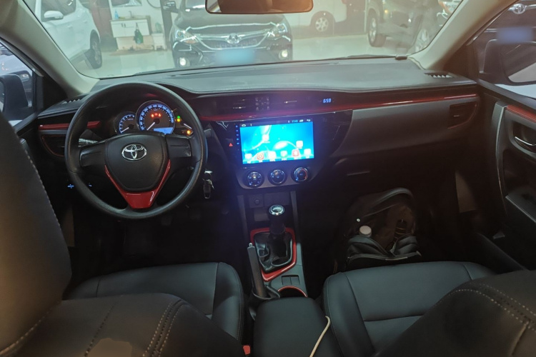 丰田 雷凌 2014款 1.6G 手动精英版中控内饰12