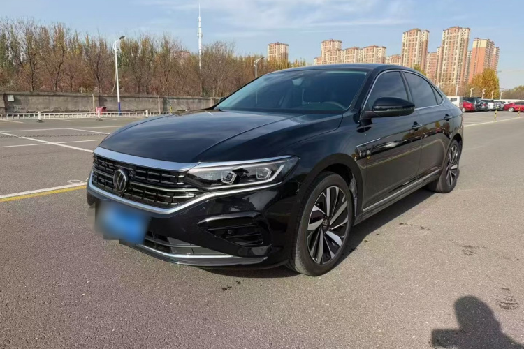 大众 帕萨特 2025款 出众款 380TSI 龙耀版车身外观1