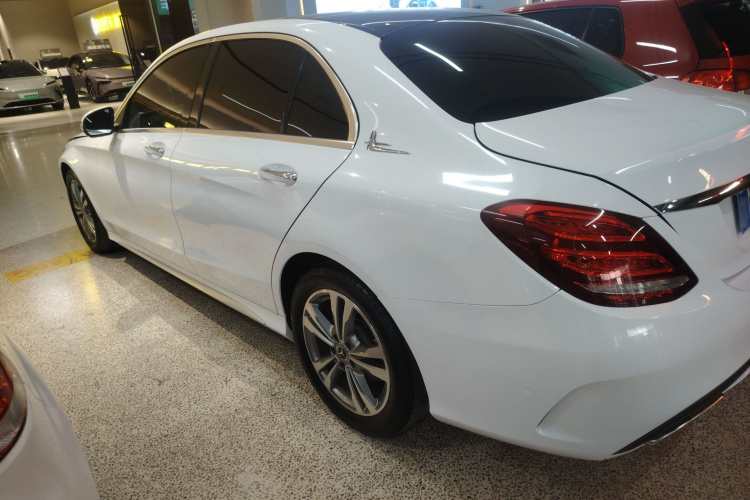奔驰C级 2018款 C 200 L 运动版车身外观4