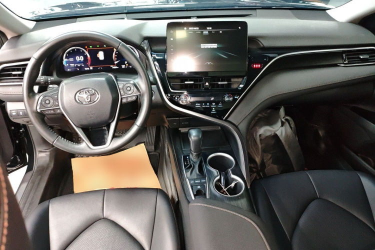 丰田 凯美瑞 2023款 2.5G 豪华版中控内饰7002