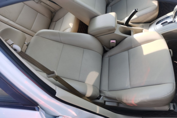 别克 凯越 2013款 1.5L 自动经典型局部细节41