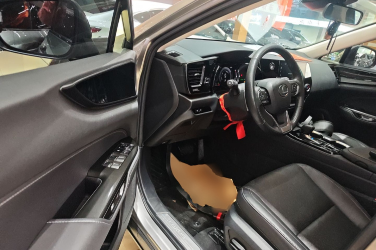 雷克萨斯NX 2023款 350h 前驱 创悦版中控内饰20
