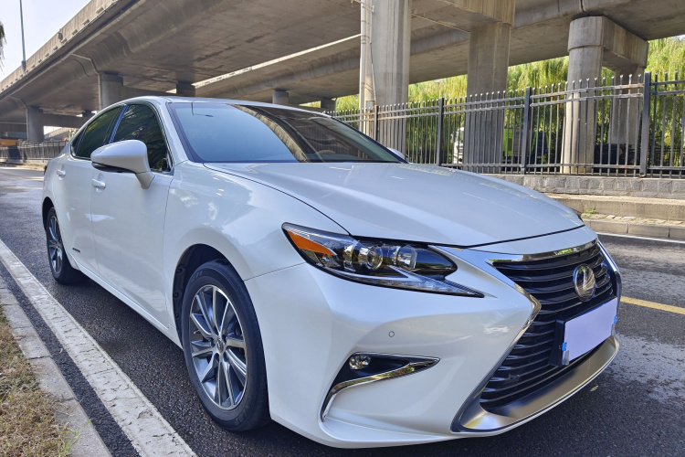 雷克萨斯ES 2015款 300h 舒适版车身外观6003