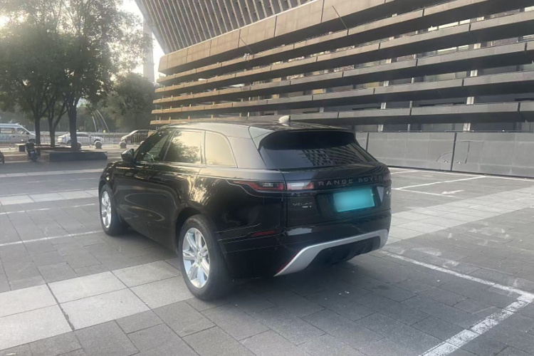 路虎 揽胜星脉 2020款 P250 R-DYNAMIC S车身外观6004