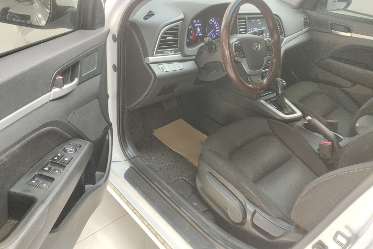 现代 领动 2016款 1.6L 自动智炫·精英型中控内饰20