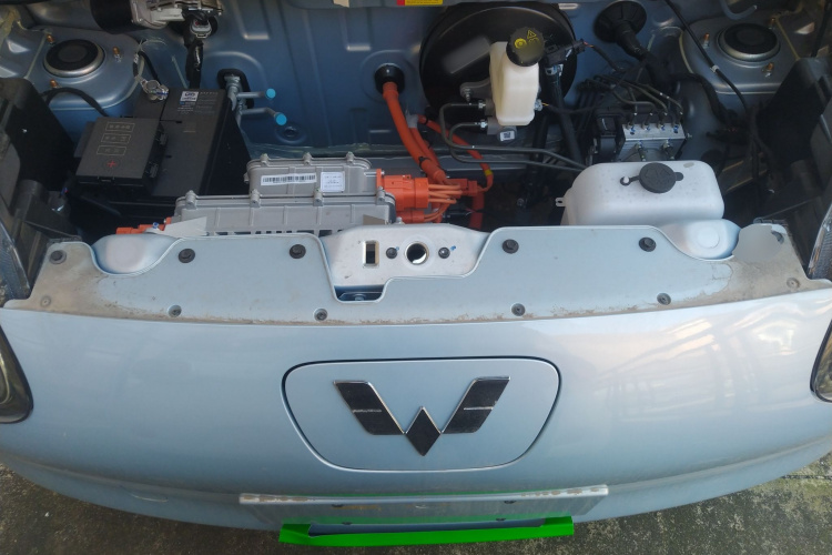 五菱汽车 宏光MINIEV 2025款 四门版 臻享+款机舱底盘24