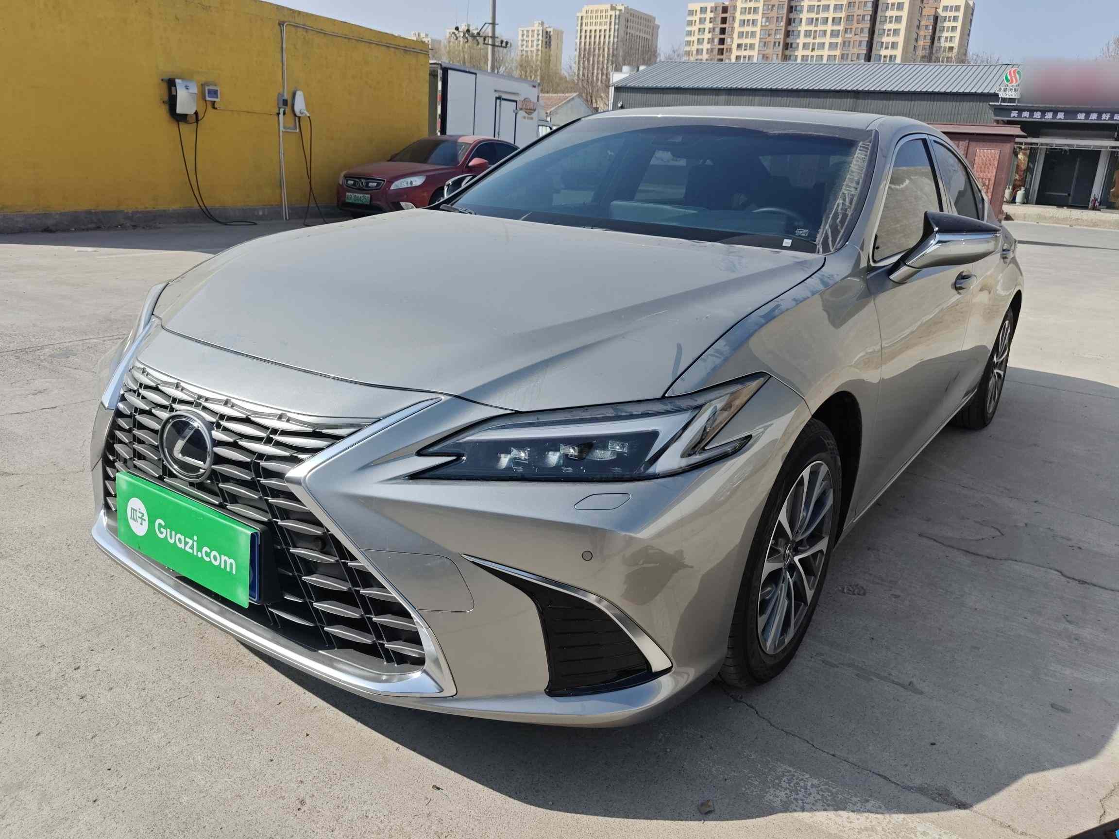 雷克萨斯ES 2025款 200 臻享版(2)