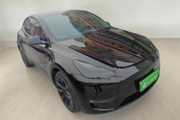 特斯拉 Model Y 2022款 改款 长续航全轮驱动版车身外观3