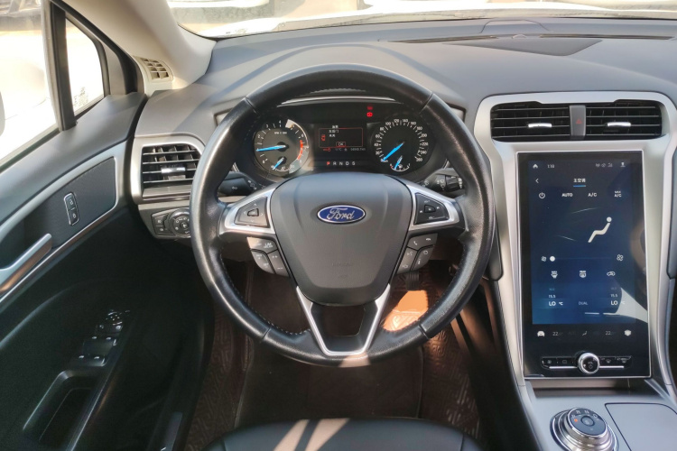 福特 蒙迪欧 2020款 EcoBoost 200 时尚型局部细节13