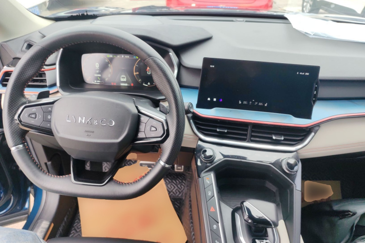 领克06 2020款 1.5T 耀Halo中控内饰12