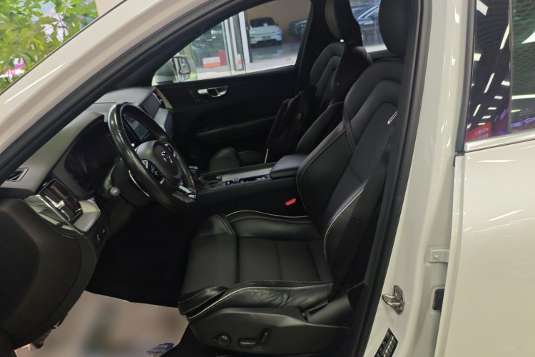 沃尔沃XC60 2018款 T5 四驱智远运动版中控内饰19